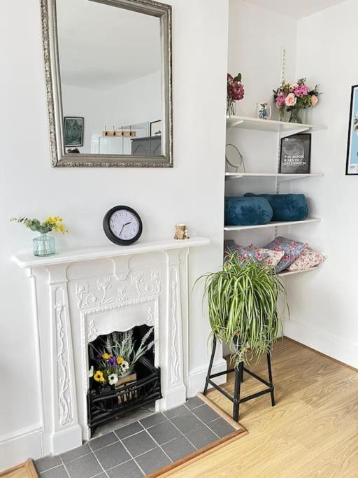 2Br Edwardian House In Greenwich Abbey Wood Экстерьер фото