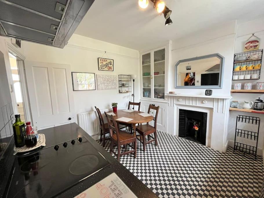 2Br Edwardian House In Greenwich Abbey Wood Экстерьер фото
